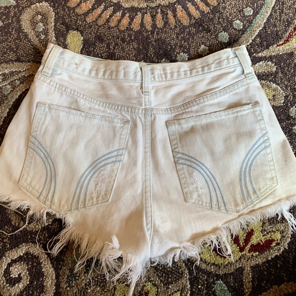 Ligh wash hollister short shorts - Picture 1 of 3